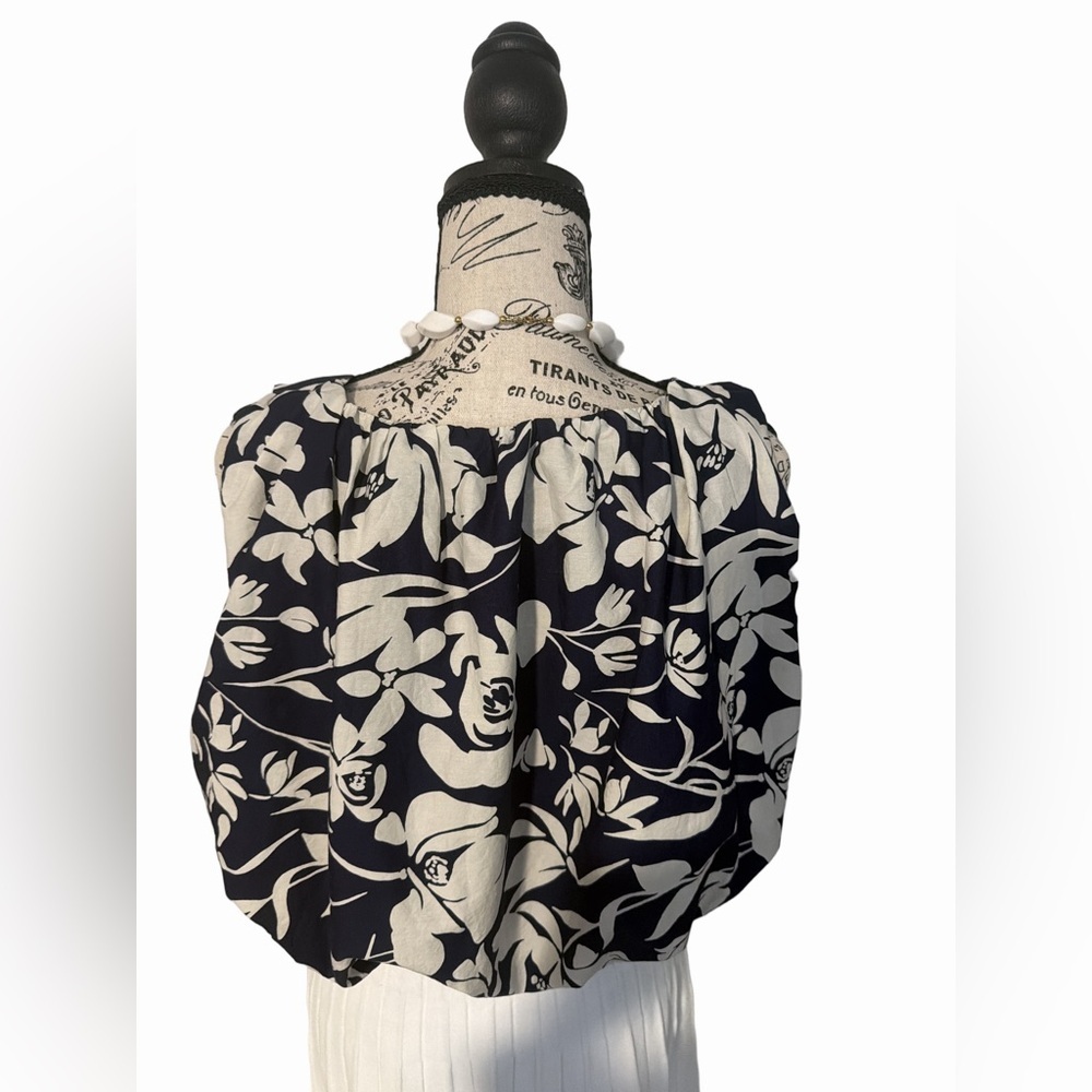 A New Day Navy and Cream Floral Bubble Top - Picture 2 of 4